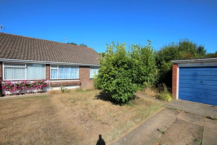 2 Bedroom Bungalow To Rent In Milsom Close, Shinfield, Reading, Berks, RG2