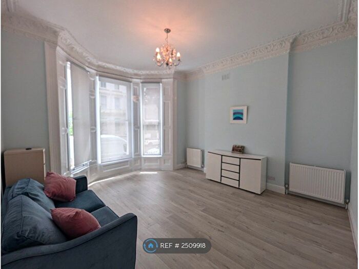 2 Bedroom Flat To Rent In Elgin Crescent, London, W11