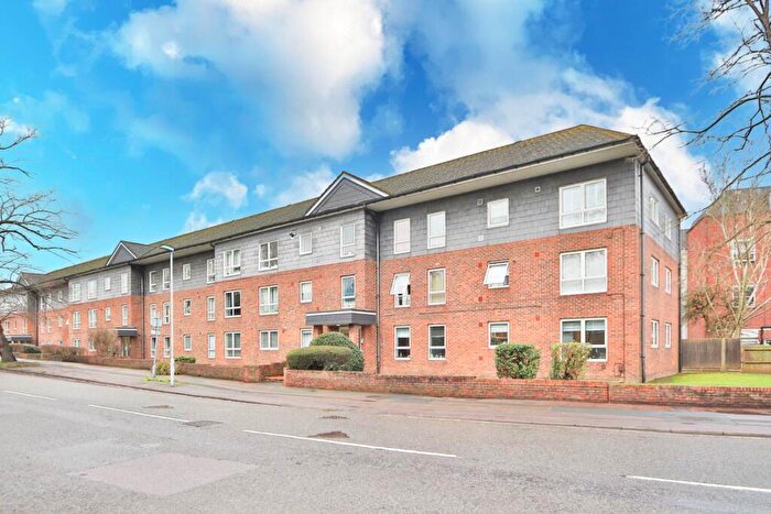 2 Bedroom Flat To Rent In The Avenue, Worcester Park, KT4