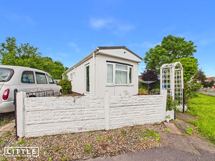 1 Bedroom Park Home For Sale In Old Hall, Halsnead Park, L35