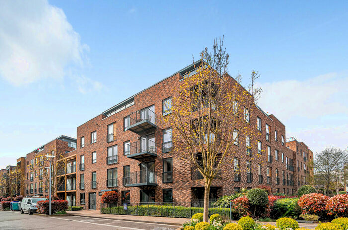 3 Bedroom Apartment To Rent In Howard Road, Stanmore, HA7