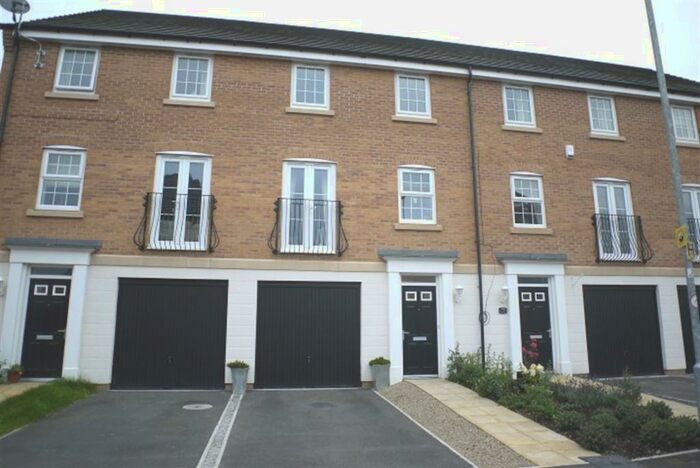 3 Bedroom Terraced House To Rent In Henry Grove, Pudsey, LS28