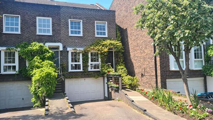 4 Bedroom Semi Detached House For Sale In Shaftesbury Way, Twickenham, TW2
