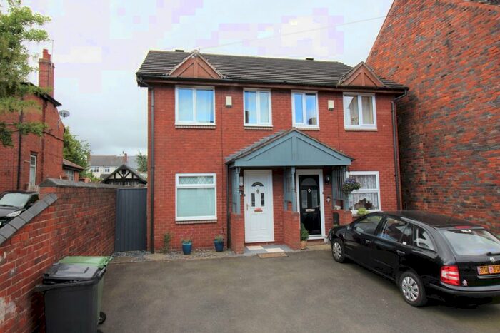 2 Bedroom House To Rent In Southwick Road, Quinton, B62