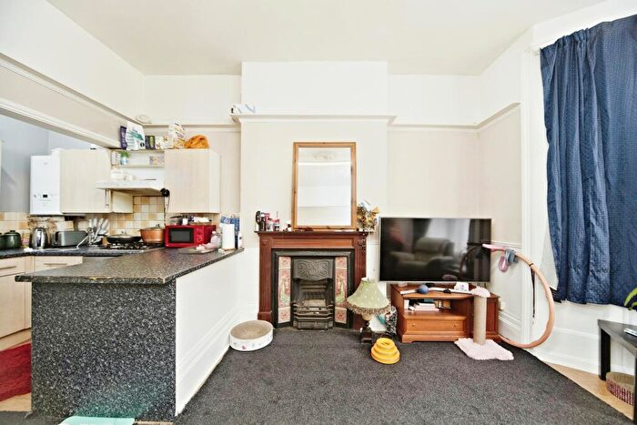 1 Bedroom Flat For Sale In Oakfield Road, Croydon, CR0