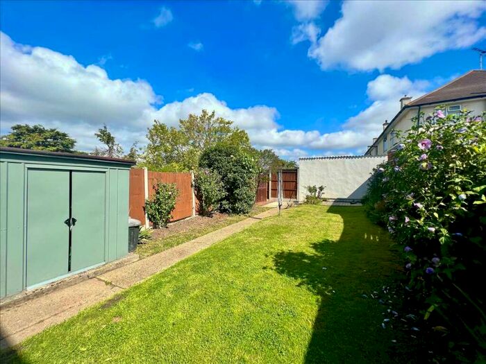 3 Bedroom Terraced House To Rent In Leigh On Sea, SS9