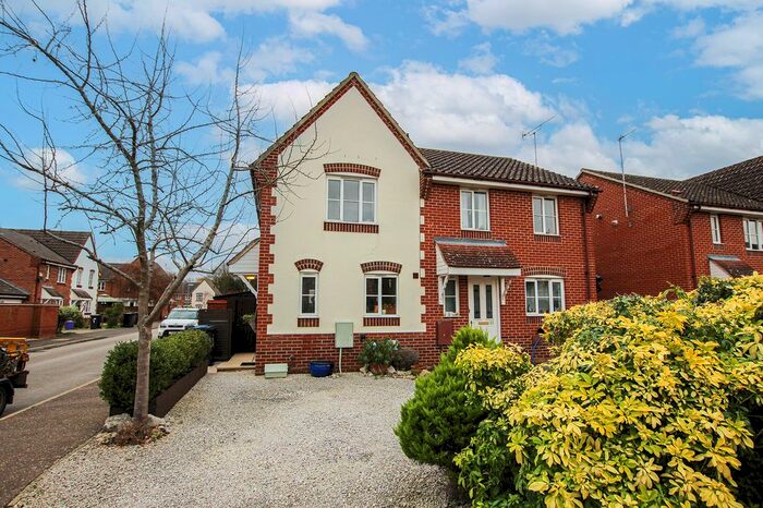 2 Bedroom Semi-Detached House To Rent In New Path, Fordham, CB7