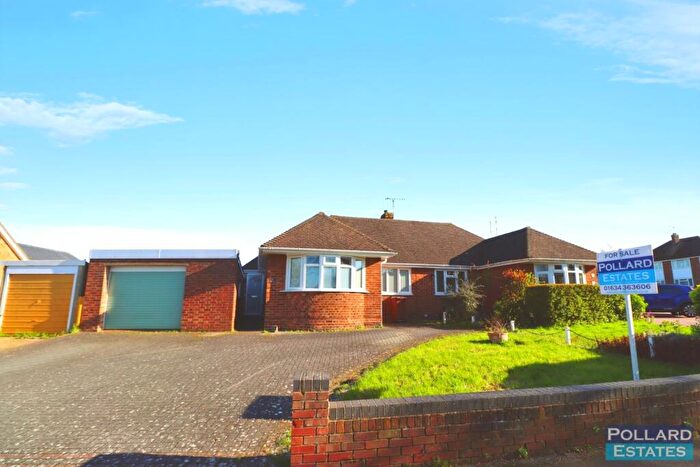 2 Bedroom Semi-Detached Bungalow For Sale In Parkfield Road, Rainham, ME8