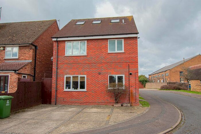 2 Bedroom Property To Rent In Green Park, Cambridge, CB4