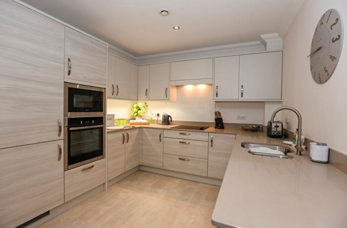 2 Bedroom Flat To Rent In Castle View Retirement Village, Helston Lane, SL4