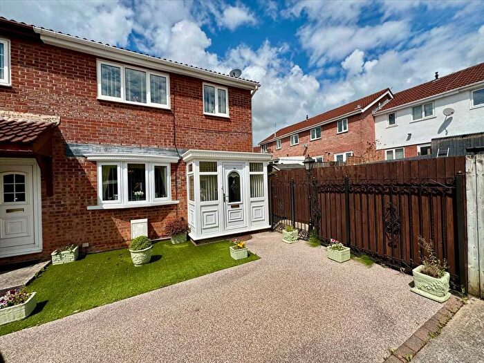 3 Bedroom End Of Terrace House For Sale In Tylcha Ganol, Porth, CF39