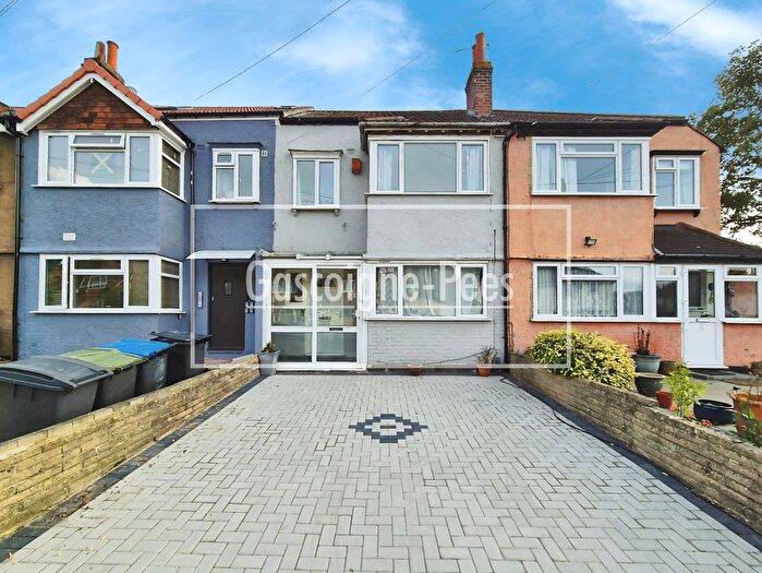 4 Bedroom Property To Rent In Potters Grove, New Malden, KT3