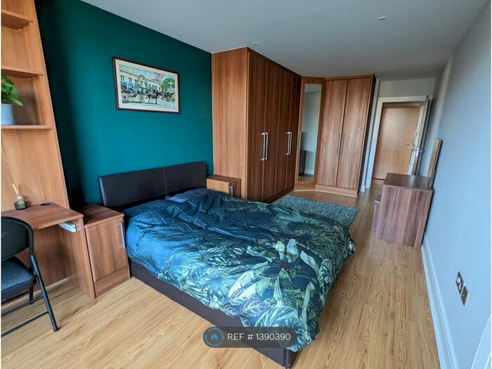1 Bedroom Flat To Rent In Southwark Bridge Road, London, SE1