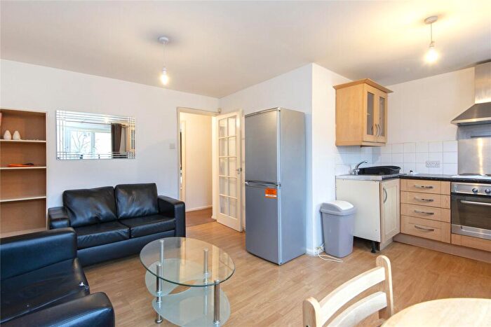 2 Bedroom Flat To Rent In Westferry Road, Cubitt Town, E14