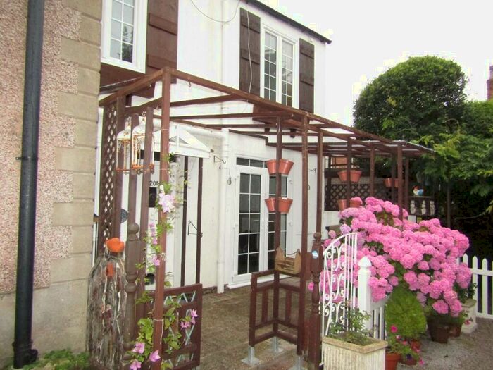 2 Bedroom Cottage To Rent In Preston Old Road, Blackpool, Lancashire, FY3