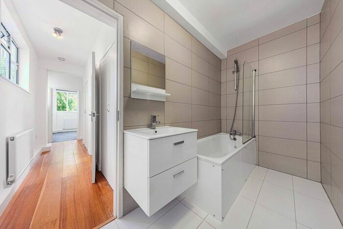 2 Bedroom Flat To Rent In Nightingale Lane, Nightingale Triangle, London, SW12