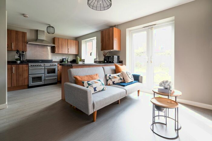 8 Bedroom Semi-Detached House To Rent In Poppleton Close, City Centre, Coventry, CV1