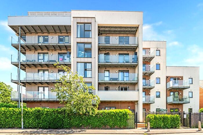 1 Bedroom Flat For Sale In Manor Way, Borehamwood, WD6