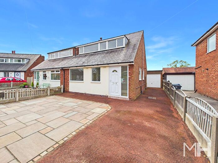 3 Bedroom Semi Detached House For Sale In Barn Croft, Penwortham, Preston, PR1