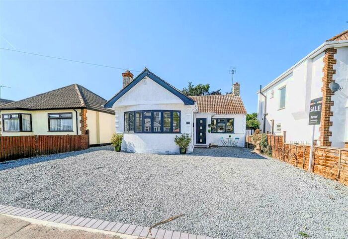 2 Bedroom Detached Bungalow To Rent In Lympstone Close, Westcliff-On-Sea, SS0