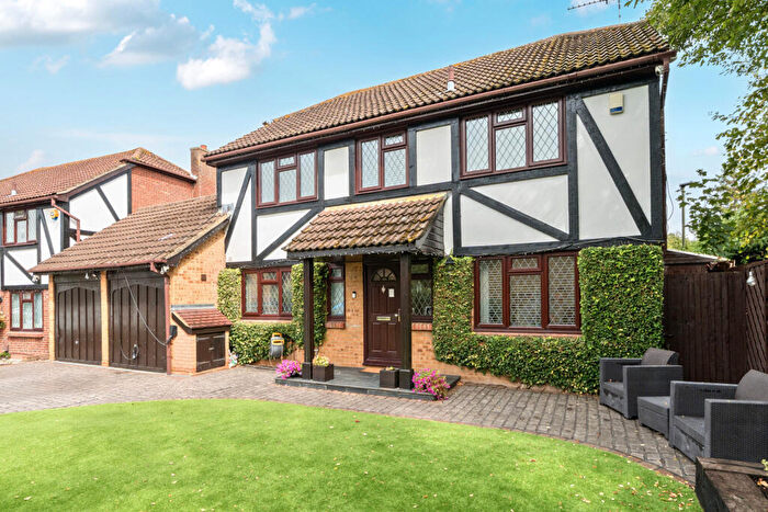 4 Bedroom Detached House For Sale In Phoenix Close, West Wickham, BR4