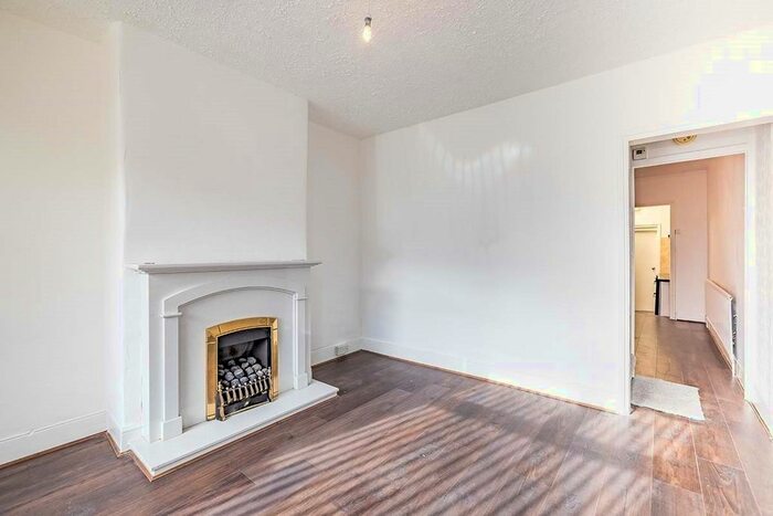 3 Bedroom Terraced House To Rent In Brightwell Road, Watford, Hertfordshire, WD18