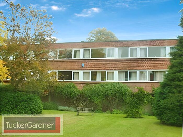 3 Bedroom Flat To Rent In Gilmerton Court, Cambridge, CB2