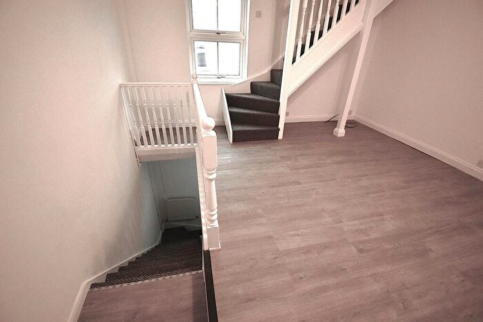 2 Bedroom Flat To Rent In A Cordwallis Road, SL6