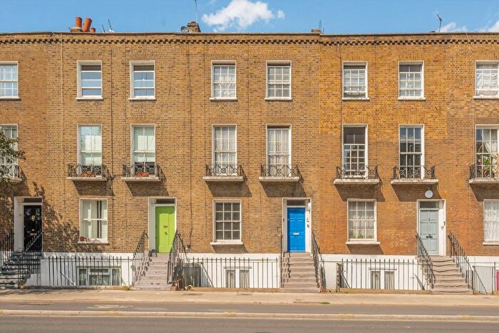 2 Bedroom Flat For Sale In Prince Of Wales Road, Kentish Town, NW5