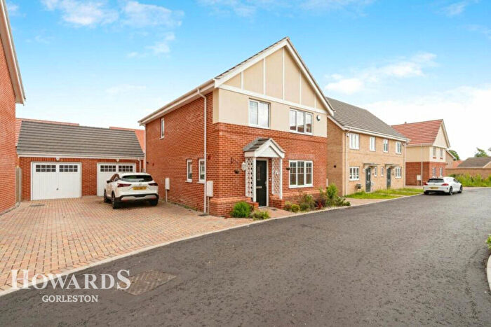 4 Bedroom Detached House For Sale In Sunflower Close, Gorleston, NR31