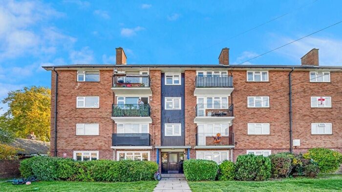 2 Bedroom Flat For Sale In Rowland Way, Ashford, TW15