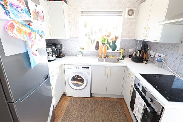 2 Bedroom End Of Terrace House To Rent In Cotesmore Road, Hemel Hempstead, HP1