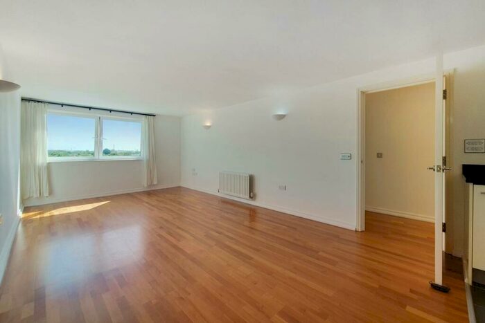 2 Bedroom Flat To Rent In Building, Woolwich, London, SE18