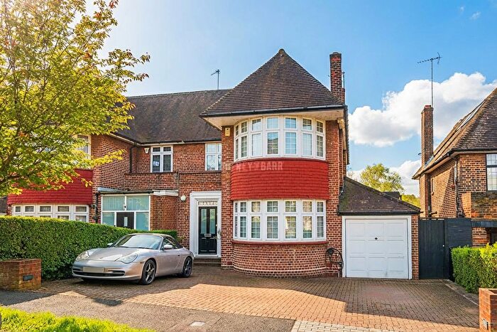 5 Bedroom Semi-Detached House For Sale In Dorchester Gardens, Hampstead Garden Suburb Borders, NW11