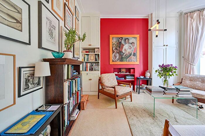 3 Bedroom Terraced House For Sale In Wells Road, Shepherd's Bush, London, W12