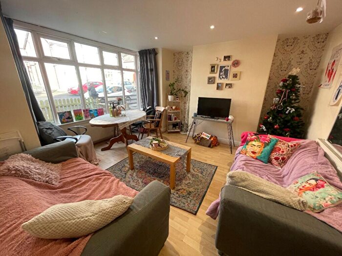 6 Bedroom Terraced House To Rent In Derwentwater Grove, Leeds, West Yorkshire, LS6