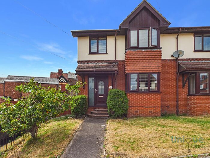 3 Bedroom Semi-detached House For Sale In Catherine Close, Wesham, PR4