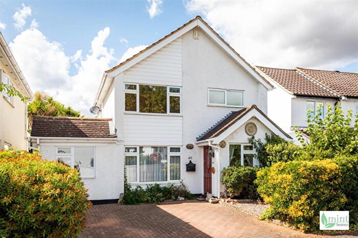 3 Bedroom Detached House For Sale In Coombe Drive, Row Town, KT15