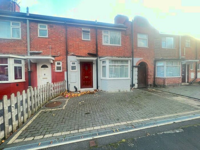 5 Bedroom Semi-Detached House To Rent In Bedroom House, CV3