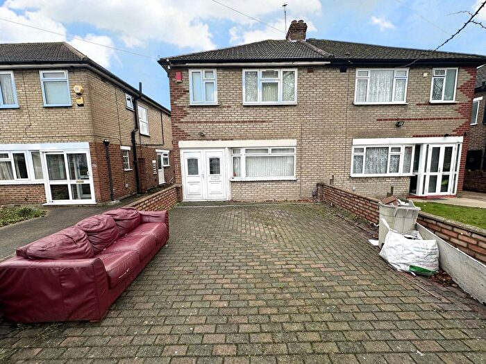 3 Bedroom Semi-Detached House To Rent In Shakespeare Avenue, Hayes, Greater London, UB4