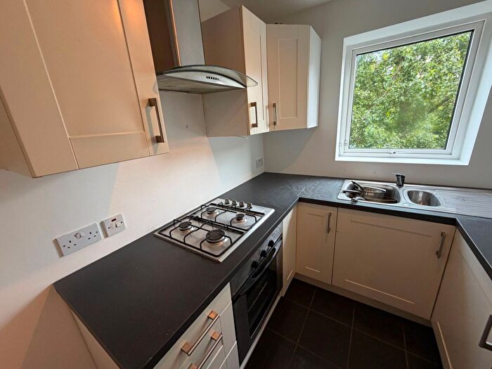 2 Bedroom Maisonette To Rent In Kirkhill Close, Armthorpe, Doncaster, DN3