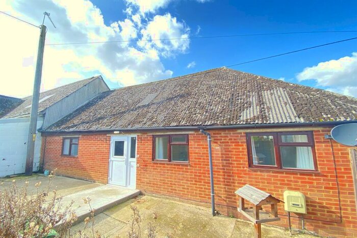 2 Bedroom Detached Bungalow To Rent In Sherfield On Loddon, Nr Basingstoke, Hampshire, RG27