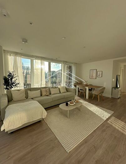 3 Bedroom Flat To Rent In Beresford Avenue, Wembley, HA0