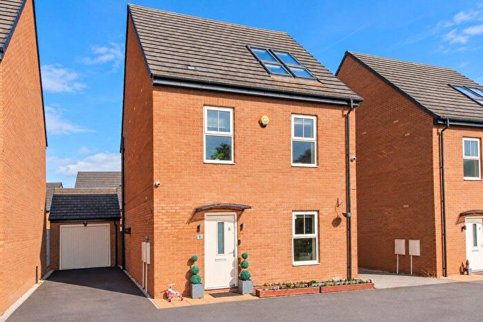 4 Bedroom Detached House For Sale In Gresley Wood Court, Ossett, WF5