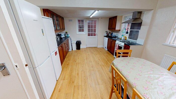 5 Bedroom House To Rent In Raglan Road, Edgbaston, Birmingham, B5