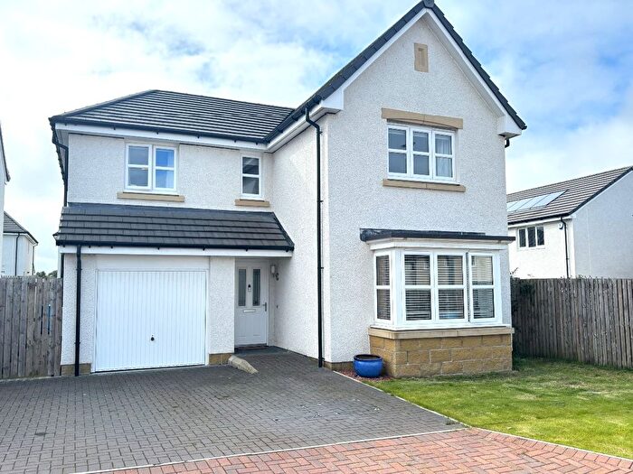 4 Bedroom Detached House For Sale In Brotherton Glade, Livingston, EH54