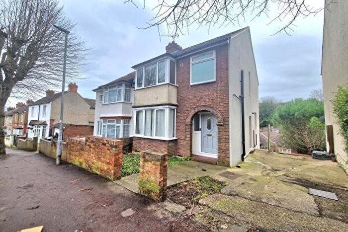 3 Bedroom Property To Rent In Hillborough Road, Luton, LU1