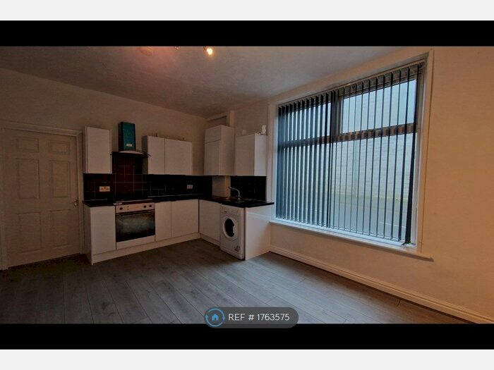 1 Bedroom Flat To Rent In John Street, Haslingden, Rossendale, BB4