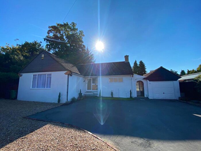 3 Bedroom Bungalow To Rent In Upper Park Road, GU15