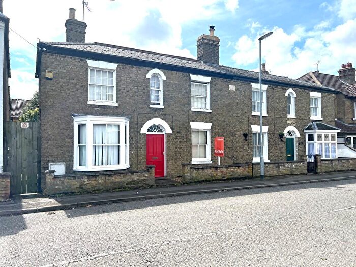 3 Bedroom Semi-Detached House For Sale In Station Street, Chatteris, PE16